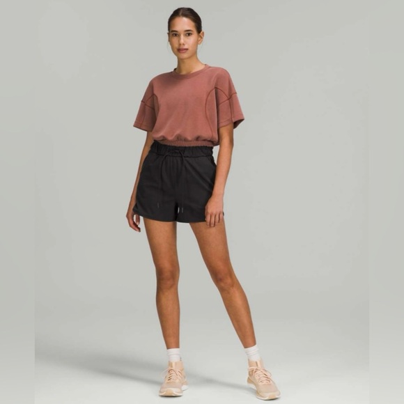 NWT Lululemon Stretch Luxtreme High-Rise Short 3.5" in Black - Picture 3 of 7